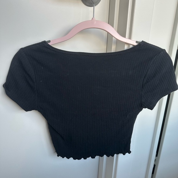 PacSun Black Ribbed Cap Sleeve Crop Top - Picture 3 of 3